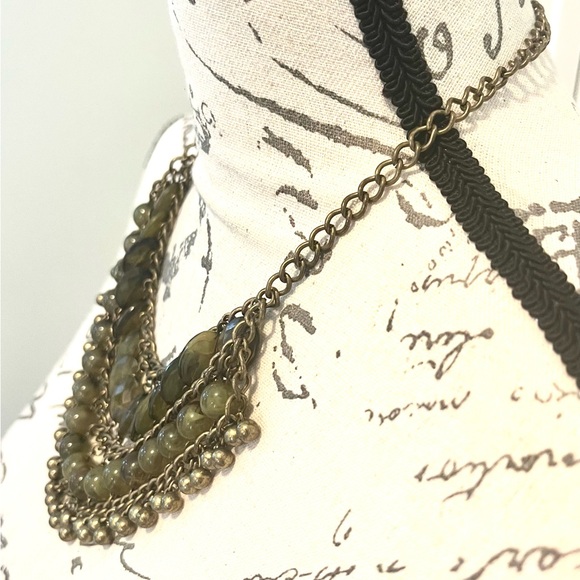 Vintage Faceted Olive Green Lucite Necklace Cascade Waterfall Bib Pewter, EUC - Picture 5 of 11